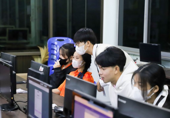 ภาพกิจกรรม  คณะวิทยาศาสตร์และเทคโนโลยี จัดกิจกรรมค่ายวิทยาศาสตร์สัญจร ปีการศึกษา 2565  โรงเรียนบ่อแก้ววิทยา