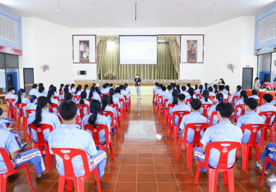 ภาพกิจกรรม  คณะวิทยาศาสตร์และเทคโนโลยี จัดกิจกรรมค่ายวิทยาศาสตร์สัญจร ปีการศึกษา 2565  โรงเรียนโกสัมพีวิทยา