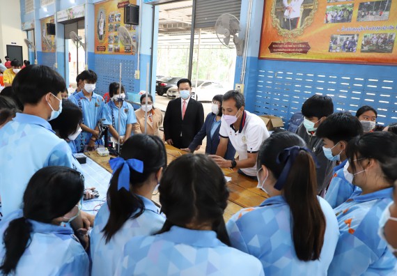 ภาพกิจกรรม  คณะวิทยาศาสตร์และเทคโนโลยี จัดกิจกรรมค่ายวิทยาศาสตร์สัญจร ปีการศึกษา 2565  โรงเรียนโกสัมพีวิทยา