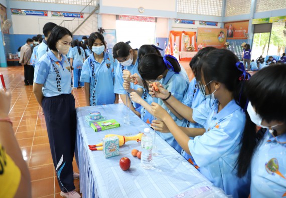 ภาพกิจกรรม  คณะวิทยาศาสตร์และเทคโนโลยี จัดกิจกรรมค่ายวิทยาศาสตร์สัญจร ปีการศึกษา 2565  โรงเรียนโกสัมพีวิทยา