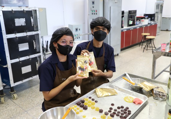 ภาพกิจกรรม  โปรแกรมวิชาวิทยาศาสตร์และเทคโนโลยีการอาหาร จัดอบรมเชิงปฏิบัติการ เรื่อง การพัฒนาผลิตภัณฑ์อาหารด้วยนวัตกรรม