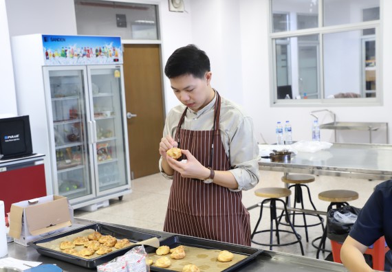 ภาพกิจกรรม  โปรแกรมวิชาวิทยาศาสตร์และเทคโนโลยีการอาหาร จัดอบรมเชิงปฏิบัติการ เรื่อง การพัฒนาผลิตภัณฑ์อาหารด้วยนวัตกรรม