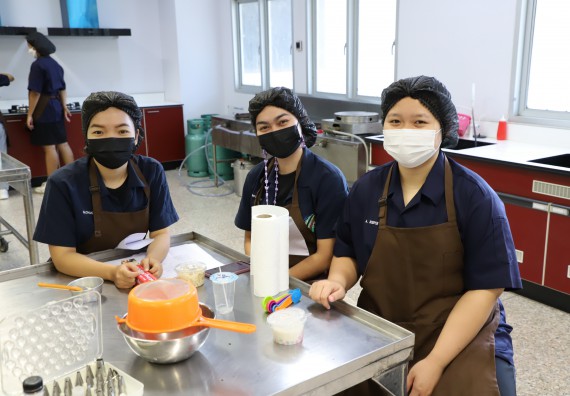 ภาพกิจกรรม  โปรแกรมวิชาวิทยาศาสตร์และเทคโนโลยีการอาหาร จัดอบรมเชิงปฏิบัติการ เรื่อง การพัฒนาผลิตภัณฑ์อาหารด้วยนวัตกรรม