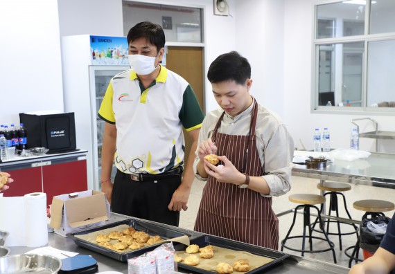 ภาพกิจกรรม  โปรแกรมวิชาวิทยาศาสตร์และเทคโนโลยีการอาหาร จัดอบรมเชิงปฏิบัติการ เรื่อง การพัฒนาผลิตภัณฑ์อาหารด้วยนวัตกรรม