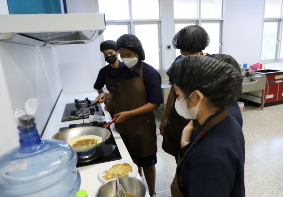 ภาพกิจกรรม  โปรแกรมวิชาวิทยาศาสตร์และเทคโนโลยีการอาหาร จัดอบรมเชิงปฏิบัติการ เรื่อง การพัฒนาผลิตภัณฑ์อาหารด้วยนวัตกรรม