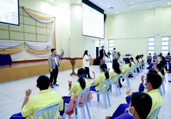 ภาพกิจกรรม  คณะวิทยาศาสตร์และเทคโนโลยี จัดอบรมเชิงปฏิบัติการเพื่อพัฒนาทักษะทางวิทยาศาสตร์และคณิตศาสตร์ โครงการพัฒนาการจัดการเรียนการสอนในห้องเรียนพิเศษวิทยาศาสตร์ คณิตศาสตร์ เข้มข้น (ISM)