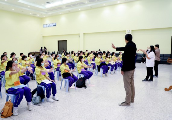 ภาพกิจกรรม  คณะวิทยาศาสตร์และเทคโนโลยี จัดอบรมเชิงปฏิบัติการเพื่อพัฒนาทักษะทางวิทยาศาสตร์และคณิตศาสตร์ โครงการพัฒนาการจัดการเรียนการสอนในห้องเรียนพิเศษวิทยาศาสตร์ คณิตศาสตร์ เข้มข้น (ISM)