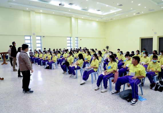 ภาพกิจกรรม  คณะวิทยาศาสตร์และเทคโนโลยี จัดอบรมเชิงปฏิบัติการเพื่อพัฒนาทักษะทางวิทยาศาสตร์และคณิตศาสตร์ โครงการพัฒนาการจัดการเรียนการสอนในห้องเรียนพิเศษวิทยาศาสตร์ คณิตศาสตร์ เข้มข้น (ISM)