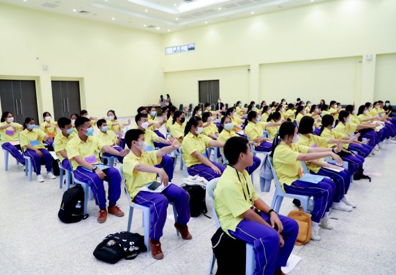 ภาพกิจกรรม  คณะวิทยาศาสตร์และเทคโนโลยี จัดอบรมเชิงปฏิบัติการเพื่อพัฒนาทักษะทางวิทยาศาสตร์และคณิตศาสตร์ โครงการพัฒนาการจัดการเรียนการสอนในห้องเรียนพิเศษวิทยาศาสตร์ คณิตศาสตร์ เข้มข้น (ISM)