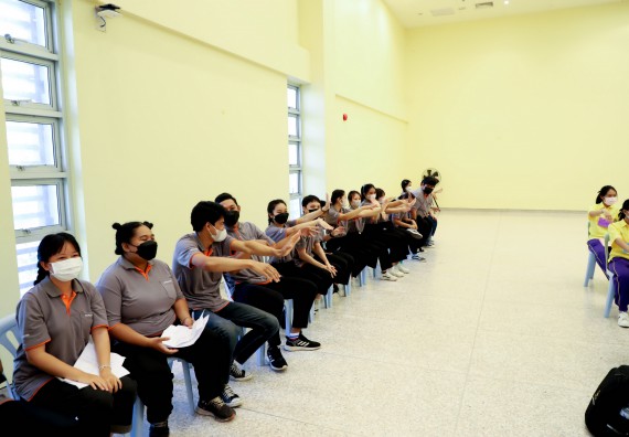 ภาพกิจกรรม  คณะวิทยาศาสตร์และเทคโนโลยี จัดอบรมเชิงปฏิบัติการเพื่อพัฒนาทักษะทางวิทยาศาสตร์และคณิตศาสตร์ โครงการพัฒนาการจัดการเรียนการสอนในห้องเรียนพิเศษวิทยาศาสตร์ คณิตศาสตร์ เข้มข้น (ISM)