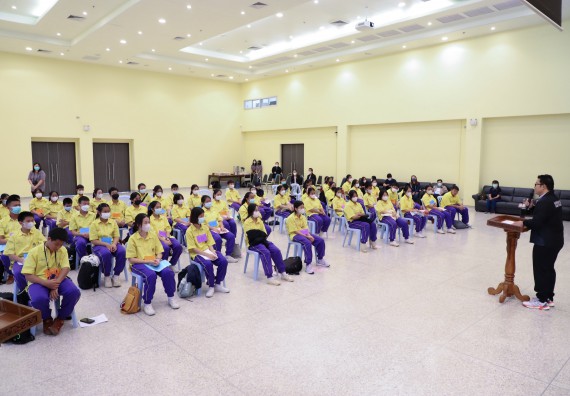 ภาพกิจกรรม  คณะวิทยาศาสตร์และเทคโนโลยี จัดอบรมเชิงปฏิบัติการเพื่อพัฒนาทักษะทางวิทยาศาสตร์และคณิตศาสตร์ โครงการพัฒนาการจัดการเรียนการสอนในห้องเรียนพิเศษวิทยาศาสตร์ คณิตศาสตร์ เข้มข้น (ISM)