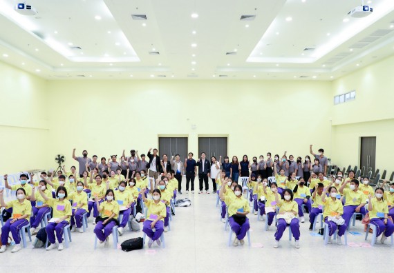 ภาพกิจกรรม  คณะวิทยาศาสตร์และเทคโนโลยี จัดอบรมเชิงปฏิบัติการเพื่อพัฒนาทักษะทางวิทยาศาสตร์และคณิตศาสตร์ โครงการพัฒนาการจัดการเรียนการสอนในห้องเรียนพิเศษวิทยาศาสตร์ คณิตศาสตร์ เข้มข้น (ISM)