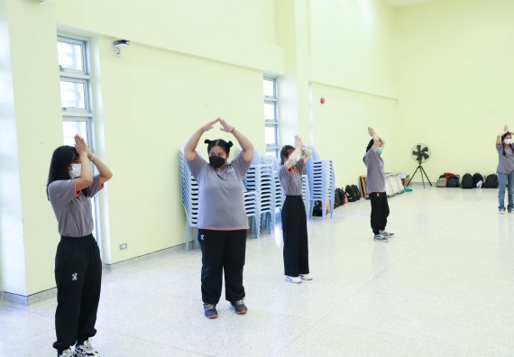 ภาพกิจกรรม  คณะวิทยาศาสตร์และเทคโนโลยี จัดอบรมเชิงปฏิบัติการเพื่อพัฒนาทักษะทางวิทยาศาสตร์และคณิตศาสตร์ โครงการพัฒนาการจัดการเรียนการสอนในห้องเรียนพิเศษวิทยาศาสตร์ คณิตศาสตร์ เข้มข้น (ISM)