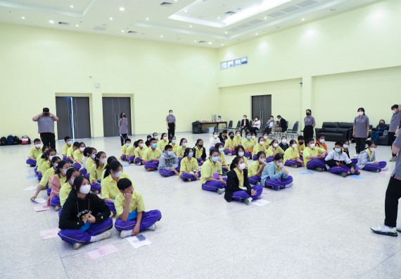 ภาพกิจกรรม  คณะวิทยาศาสตร์และเทคโนโลยี จัดอบรมเชิงปฏิบัติการเพื่อพัฒนาทักษะทางวิทยาศาสตร์และคณิตศาสตร์ โครงการพัฒนาการจัดการเรียนการสอนในห้องเรียนพิเศษวิทยาศาสตร์ คณิตศาสตร์ เข้มข้น (ISM)