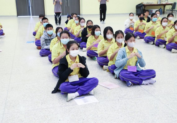 ภาพกิจกรรม  คณะวิทยาศาสตร์และเทคโนโลยี จัดอบรมเชิงปฏิบัติการเพื่อพัฒนาทักษะทางวิทยาศาสตร์และคณิตศาสตร์ โครงการพัฒนาการจัดการเรียนการสอนในห้องเรียนพิเศษวิทยาศาสตร์ คณิตศาสตร์ เข้มข้น (ISM)