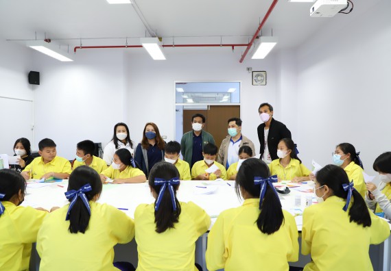 ภาพกิจกรรม  คณะวิทยาศาสตร์และเทคโนโลยี จัดอบรมเชิงปฏิบัติการเพื่อพัฒนาทักษะทางวิทยาศาสตร์และคณิตศาสตร์ โครงการพัฒนาการจัดการเรียนการสอนในห้องเรียนพิเศษวิทยาศาสตร์ คณิตศาสตร์ เข้มข้น (ISM)