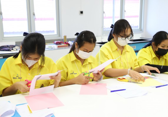 ภาพกิจกรรม  คณะวิทยาศาสตร์และเทคโนโลยี จัดอบรมเชิงปฏิบัติการเพื่อพัฒนาทักษะทางวิทยาศาสตร์และคณิตศาสตร์ โครงการพัฒนาการจัดการเรียนการสอนในห้องเรียนพิเศษวิทยาศาสตร์ คณิตศาสตร์ เข้มข้น (ISM)