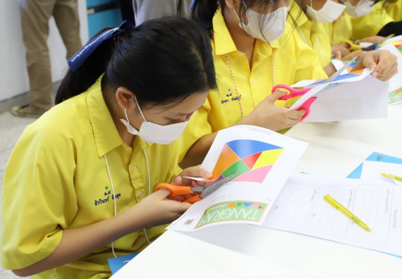 ภาพกิจกรรม  คณะวิทยาศาสตร์และเทคโนโลยี จัดอบรมเชิงปฏิบัติการเพื่อพัฒนาทักษะทางวิทยาศาสตร์และคณิตศาสตร์ โครงการพัฒนาการจัดการเรียนการสอนในห้องเรียนพิเศษวิทยาศาสตร์ คณิตศาสตร์ เข้มข้น (ISM)