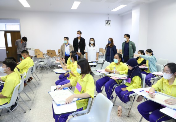 ภาพกิจกรรม  คณะวิทยาศาสตร์และเทคโนโลยี จัดอบรมเชิงปฏิบัติการเพื่อพัฒนาทักษะทางวิทยาศาสตร์และคณิตศาสตร์ โครงการพัฒนาการจัดการเรียนการสอนในห้องเรียนพิเศษวิทยาศาสตร์ คณิตศาสตร์ เข้มข้น (ISM)