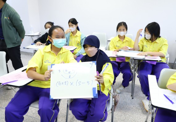 ภาพกิจกรรม  คณะวิทยาศาสตร์และเทคโนโลยี จัดอบรมเชิงปฏิบัติการเพื่อพัฒนาทักษะทางวิทยาศาสตร์และคณิตศาสตร์ โครงการพัฒนาการจัดการเรียนการสอนในห้องเรียนพิเศษวิทยาศาสตร์ คณิตศาสตร์ เข้มข้น (ISM)