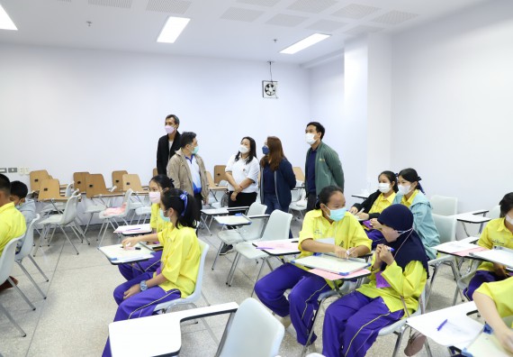 ภาพกิจกรรม  คณะวิทยาศาสตร์และเทคโนโลยี จัดอบรมเชิงปฏิบัติการเพื่อพัฒนาทักษะทางวิทยาศาสตร์และคณิตศาสตร์ โครงการพัฒนาการจัดการเรียนการสอนในห้องเรียนพิเศษวิทยาศาสตร์ คณิตศาสตร์ เข้มข้น (ISM)