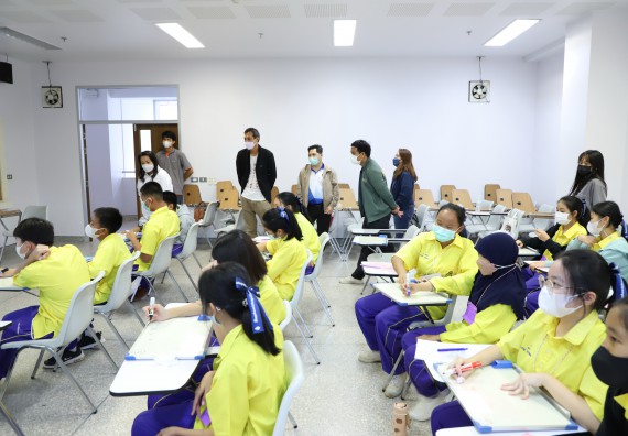 ภาพกิจกรรม  คณะวิทยาศาสตร์และเทคโนโลยี จัดอบรมเชิงปฏิบัติการเพื่อพัฒนาทักษะทางวิทยาศาสตร์และคณิตศาสตร์ โครงการพัฒนาการจัดการเรียนการสอนในห้องเรียนพิเศษวิทยาศาสตร์ คณิตศาสตร์ เข้มข้น (ISM)