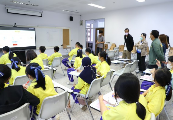 ภาพกิจกรรม  คณะวิทยาศาสตร์และเทคโนโลยี จัดอบรมเชิงปฏิบัติการเพื่อพัฒนาทักษะทางวิทยาศาสตร์และคณิตศาสตร์ โครงการพัฒนาการจัดการเรียนการสอนในห้องเรียนพิเศษวิทยาศาสตร์ คณิตศาสตร์ เข้มข้น (ISM)