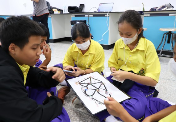 ภาพกิจกรรม  คณะวิทยาศาสตร์และเทคโนโลยี จัดอบรมเชิงปฏิบัติการเพื่อพัฒนาทักษะทางวิทยาศาสตร์และคณิตศาสตร์ โครงการพัฒนาการจัดการเรียนการสอนในห้องเรียนพิเศษวิทยาศาสตร์ คณิตศาสตร์ เข้มข้น (ISM)