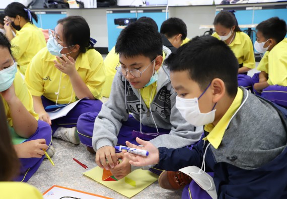 ภาพกิจกรรม  คณะวิทยาศาสตร์และเทคโนโลยี จัดอบรมเชิงปฏิบัติการเพื่อพัฒนาทักษะทางวิทยาศาสตร์และคณิตศาสตร์ โครงการพัฒนาการจัดการเรียนการสอนในห้องเรียนพิเศษวิทยาศาสตร์ คณิตศาสตร์ เข้มข้น (ISM)