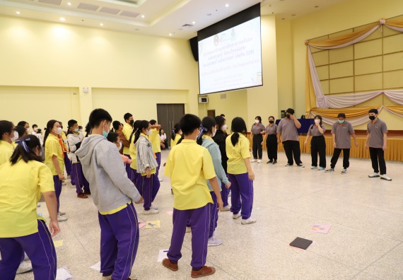 ภาพกิจกรรม  คณะวิทยาศาสตร์และเทคโนโลยี จัดอบรมเชิงปฏิบัติการเพื่อพัฒนาทักษะทางวิทยาศาสตร์และคณิตศาสตร์ โครงการพัฒนาการจัดการเรียนการสอนในห้องเรียนพิเศษวิทยาศาสตร์ คณิตศาสตร์ เข้มข้น (ISM)