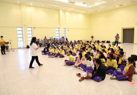 ภาพกิจกรรม  คณะวิทยาศาสตร์และเทคโนโลยี จัดอบรมเชิงปฏิบัติการเพื่อพัฒนาทักษะทางวิทยาศาสตร์และคณิตศาสตร์ โครงการพัฒนาการจัดการเรียนการสอนในห้องเรียนพิเศษวิทยาศาสตร์ คณิตศาสตร์ เข้มข้น (ISM)