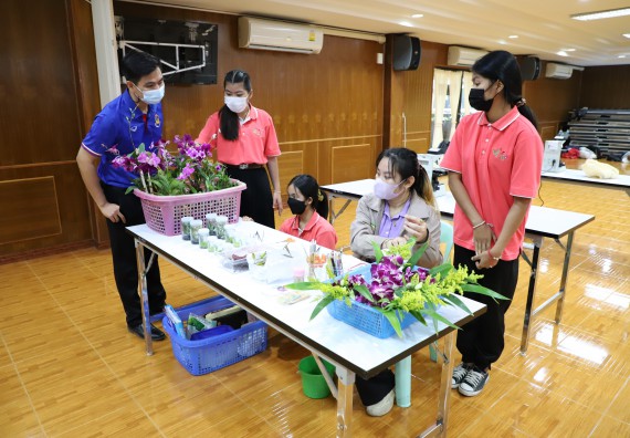 ภาพกิจกรรม   คณะวิทยาศาสตร์และเทคโนโลยี จัดกิจกรรมค่ายวิทยาศาสตร์สัญจร ปีการศึกษา 2565  โรงเรียนวชิรปราการวิทยาคม
