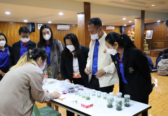 ภาพกิจกรรม   คณะวิทยาศาสตร์และเทคโนโลยี จัดกิจกรรมค่ายวิทยาศาสตร์สัญจร ปีการศึกษา 2565  โรงเรียนวชิรปราการวิทยาคม