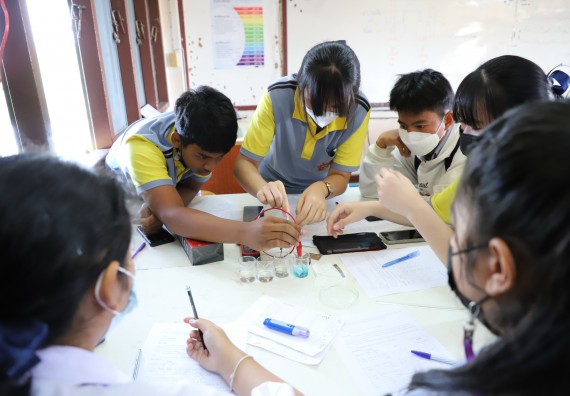 ภาพกิจกรรม  คณะวิทยาศาสตร์และเทคโนโลยี จัดกิจกรรมค่ายวิทยาศาสตร์สัญจร ปีการศึกษา 2565  โรงเรียนสลกบาตรวิทยา