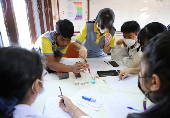 ภาพกิจกรรม  คณะวิทยาศาสตร์และเทคโนโลยี จัดกิจกรรมค่ายวิทยาศาสตร์สัญจร ปีการศึกษา 2565  โรงเรียนสลกบาตรวิทยา