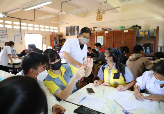 ภาพกิจกรรม  คณะวิทยาศาสตร์และเทคโนโลยี จัดกิจกรรมค่ายวิทยาศาสตร์สัญจร ปีการศึกษา 2565  โรงเรียนสลกบาตรวิทยา