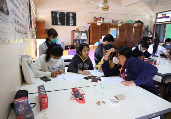 ภาพกิจกรรม  คณะวิทยาศาสตร์และเทคโนโลยี จัดกิจกรรมค่ายวิทยาศาสตร์สัญจร ปีการศึกษา 2565  โรงเรียนสลกบาตรวิทยา