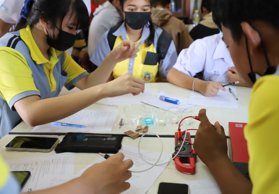 ภาพกิจกรรม  คณะวิทยาศาสตร์และเทคโนโลยี จัดกิจกรรมค่ายวิทยาศาสตร์สัญจร ปีการศึกษา 2565  โรงเรียนสลกบาตรวิทยา
