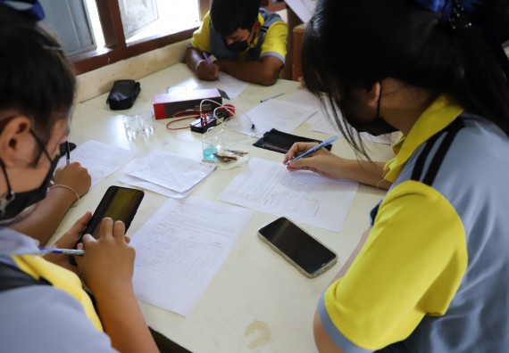 ภาพกิจกรรม  คณะวิทยาศาสตร์และเทคโนโลยี จัดกิจกรรมค่ายวิทยาศาสตร์สัญจร ปีการศึกษา 2565  โรงเรียนสลกบาตรวิทยา