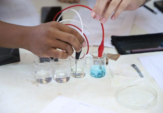 ภาพกิจกรรม  คณะวิทยาศาสตร์และเทคโนโลยี จัดกิจกรรมค่ายวิทยาศาสตร์สัญจร ปีการศึกษา 2565  โรงเรียนสลกบาตรวิทยา