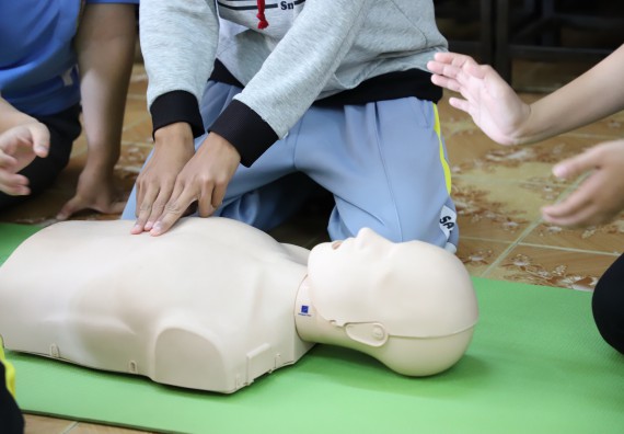 ภาพกิจกรรม  คณะวิทยาศาสตร์และเทคโนโลยี จัดกิจกรรมค่ายวิทยาศาสตร์สัญจร ปีการศึกษา 2565  โรงเรียนสลกบาตรวิทยา