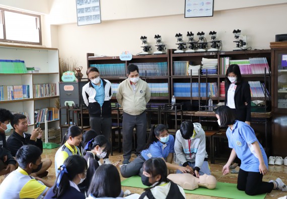 ภาพกิจกรรม  คณะวิทยาศาสตร์และเทคโนโลยี จัดกิจกรรมค่ายวิทยาศาสตร์สัญจร ปีการศึกษา 2565  โรงเรียนสลกบาตรวิทยา