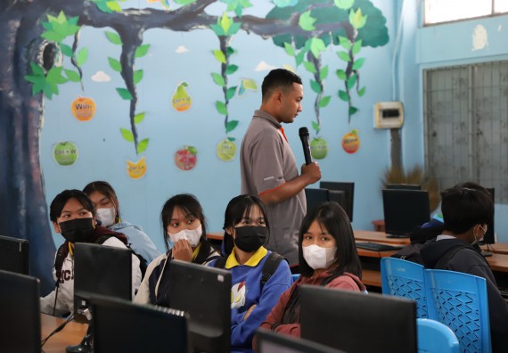 ภาพกิจกรรม  คณะวิทยาศาสตร์และเทคโนโลยี จัดกิจกรรมค่ายวิทยาศาสตร์สัญจร ปีการศึกษา 2565  โรงเรียนสลกบาตรวิทยา