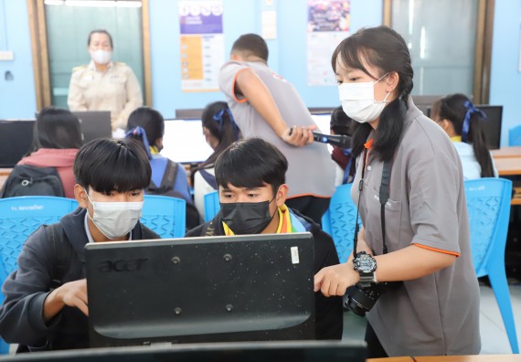 ภาพกิจกรรม  คณะวิทยาศาสตร์และเทคโนโลยี จัดกิจกรรมค่ายวิทยาศาสตร์สัญจร ปีการศึกษา 2565  โรงเรียนสลกบาตรวิทยา