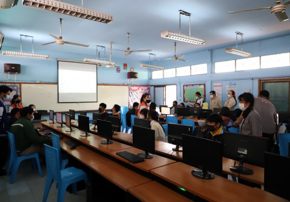 ภาพกิจกรรม  คณะวิทยาศาสตร์และเทคโนโลยี จัดกิจกรรมค่ายวิทยาศาสตร์สัญจร ปีการศึกษา 2565  โรงเรียนสลกบาตรวิทยา