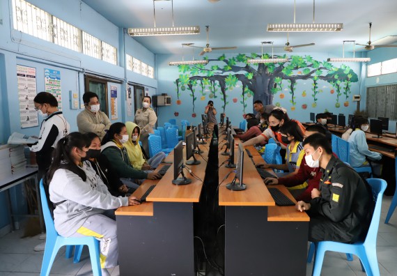 ภาพกิจกรรม  คณะวิทยาศาสตร์และเทคโนโลยี จัดกิจกรรมค่ายวิทยาศาสตร์สัญจร ปีการศึกษา 2565  โรงเรียนสลกบาตรวิทยา