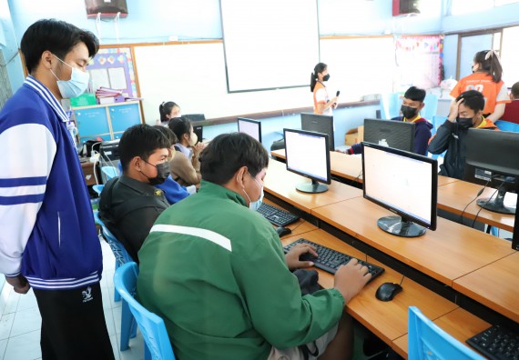 ภาพกิจกรรม  คณะวิทยาศาสตร์และเทคโนโลยี จัดกิจกรรมค่ายวิทยาศาสตร์สัญจร ปีการศึกษา 2565  โรงเรียนสลกบาตรวิทยา