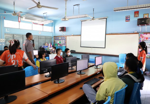 ภาพกิจกรรม  คณะวิทยาศาสตร์และเทคโนโลยี จัดกิจกรรมค่ายวิทยาศาสตร์สัญจร ปีการศึกษา 2565  โรงเรียนสลกบาตรวิทยา