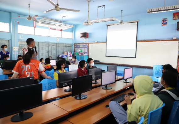 ภาพกิจกรรม  คณะวิทยาศาสตร์และเทคโนโลยี จัดกิจกรรมค่ายวิทยาศาสตร์สัญจร ปีการศึกษา 2565  โรงเรียนสลกบาตรวิทยา