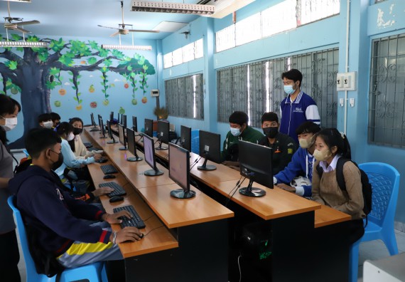 ภาพกิจกรรม  คณะวิทยาศาสตร์และเทคโนโลยี จัดกิจกรรมค่ายวิทยาศาสตร์สัญจร ปีการศึกษา 2565  โรงเรียนสลกบาตรวิทยา